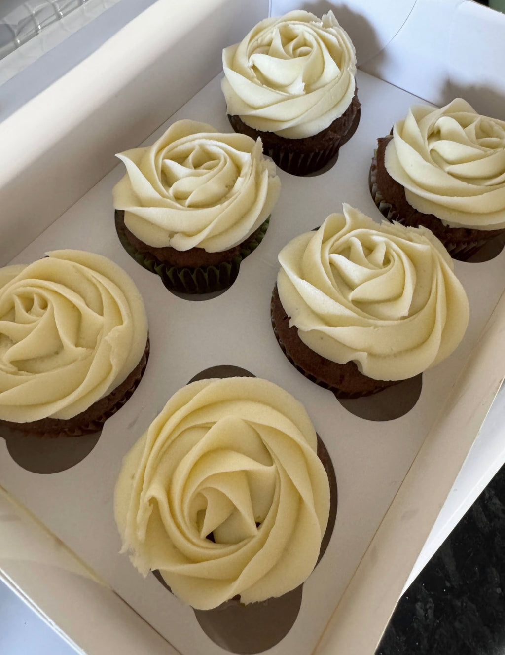 Box of 6 cupcakes (Local delivery only)