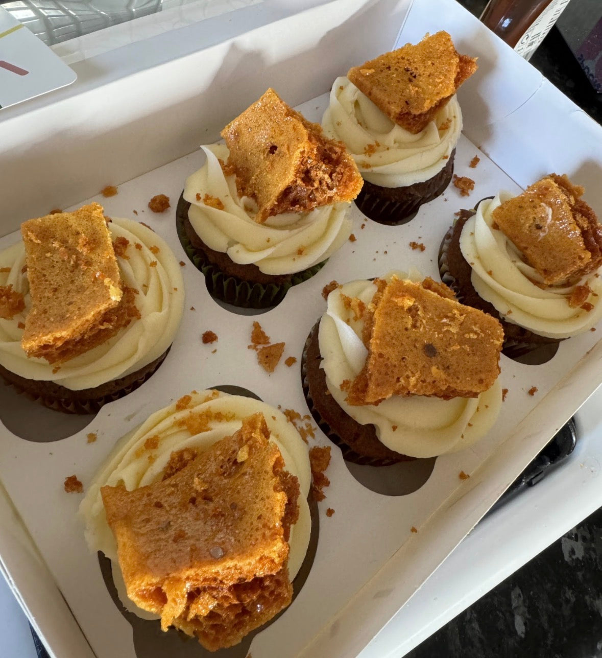 Box of 6 cupcakes (Local delivery only)