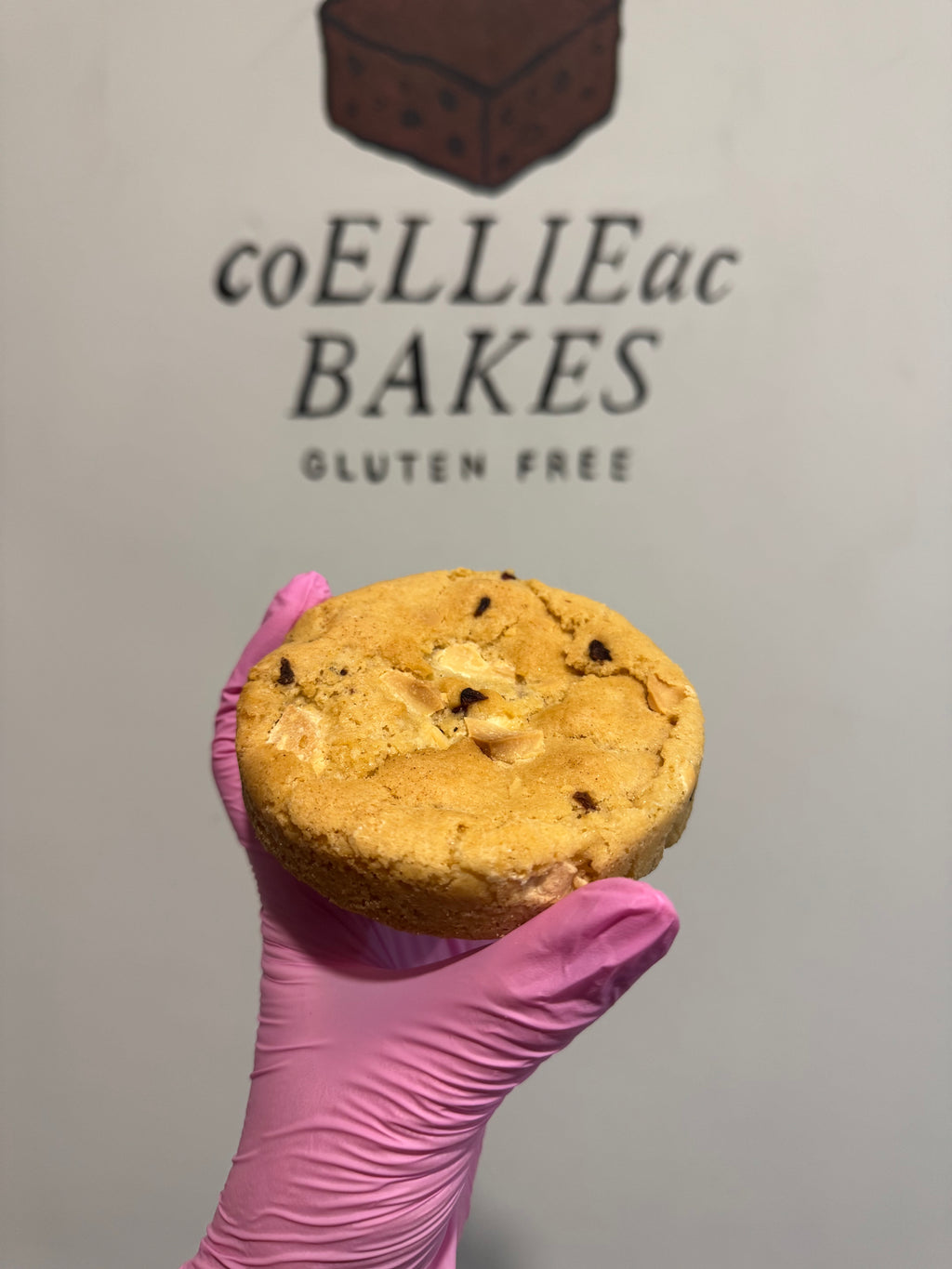 Raspberry and white chocolate cookies
